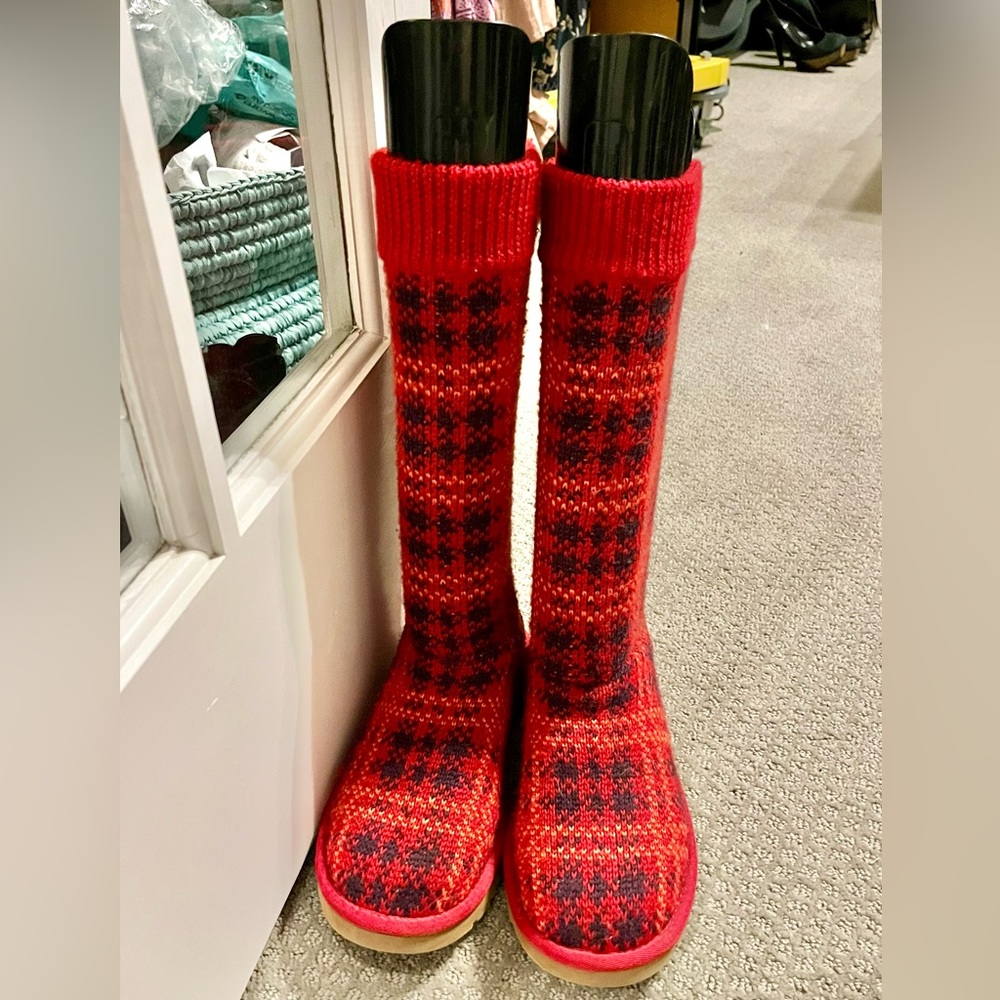 UGGS Cardy Plaid Tartan size 6